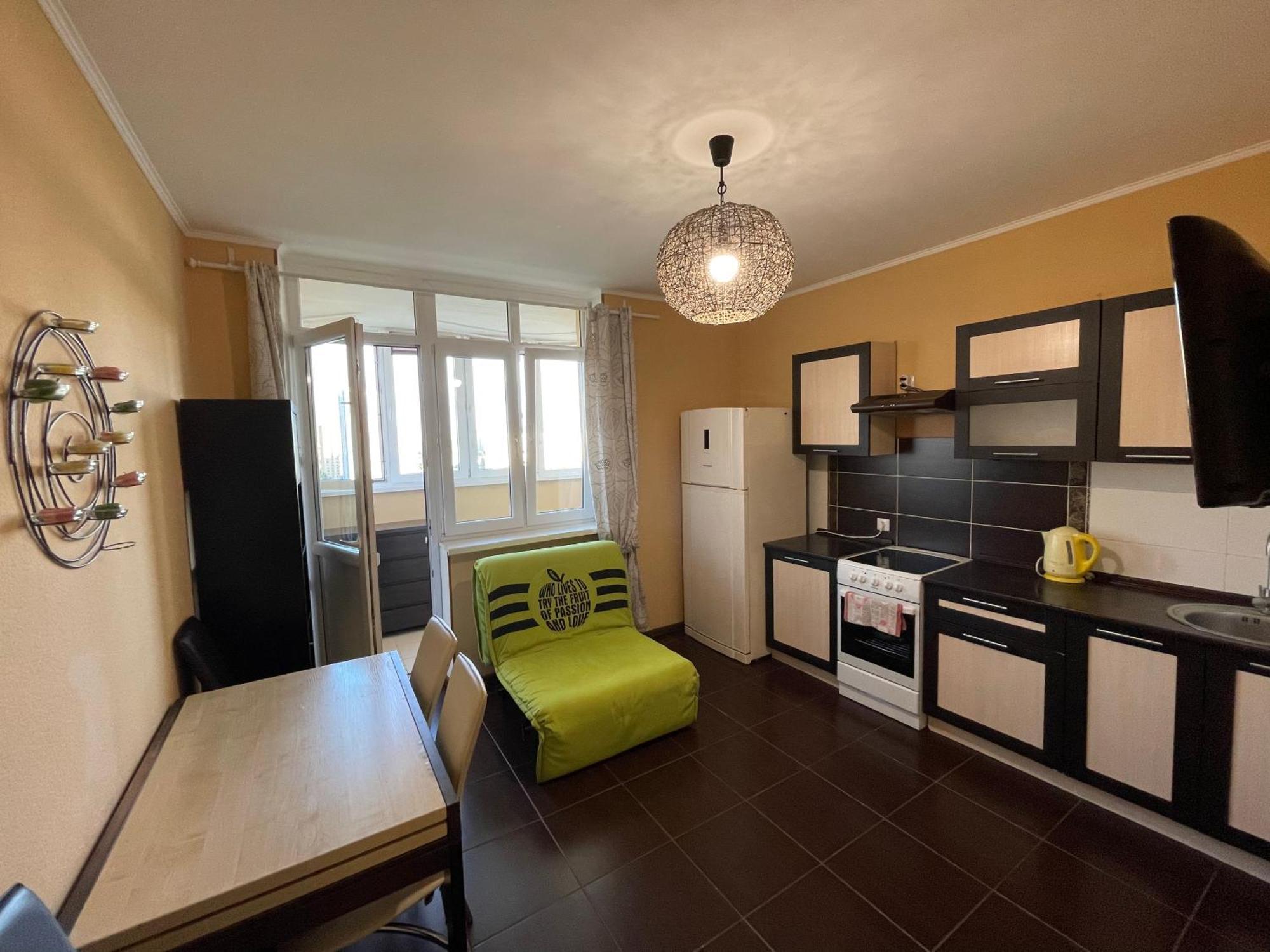 Apartment Voskresenska 18 , Парковые Озера Kyiv Room photo